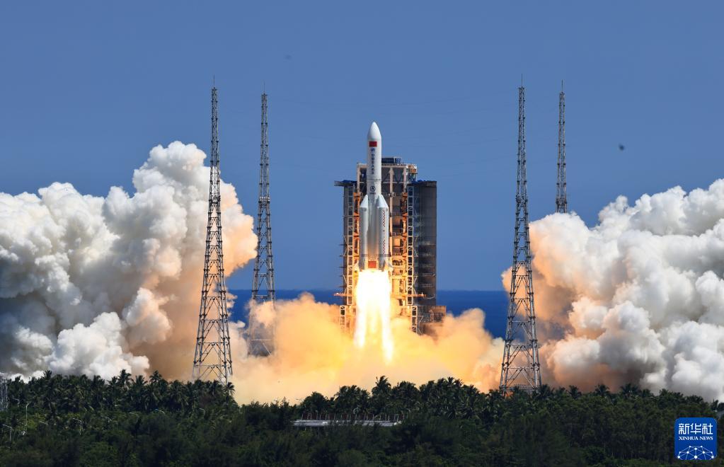 2022年7月24日，搭载问天实验舱的长征五号B遥三运载火箭.jpg