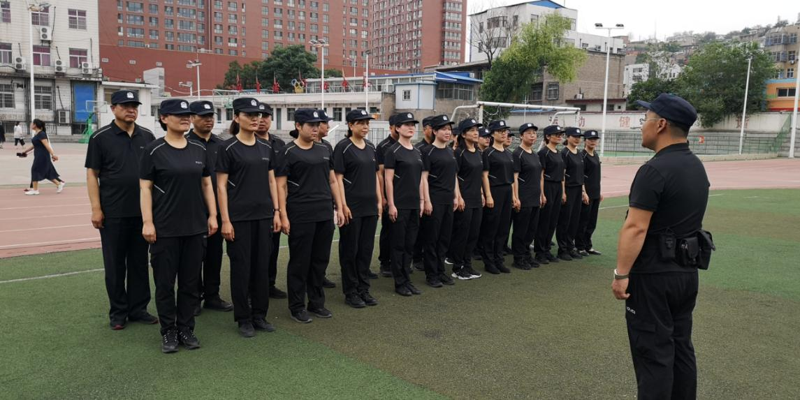 队列礼仪练兵.png