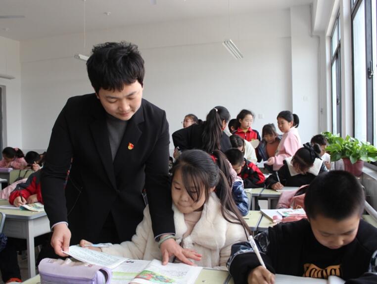 shiyi.jpg